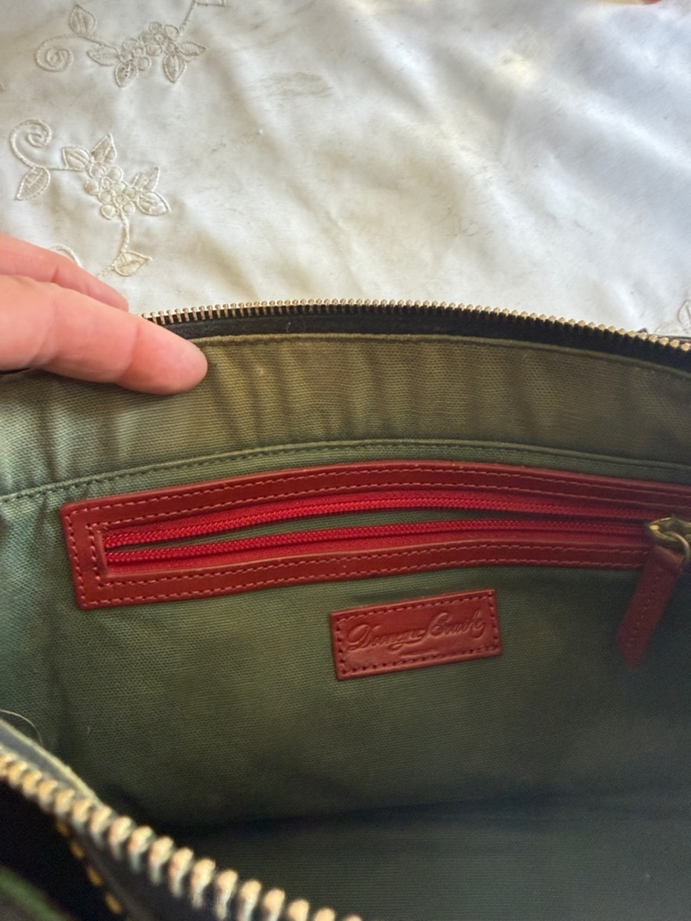 DOONEY & BOURKE ladies, red plaid purse, excellent condition - Picture 10 of 10